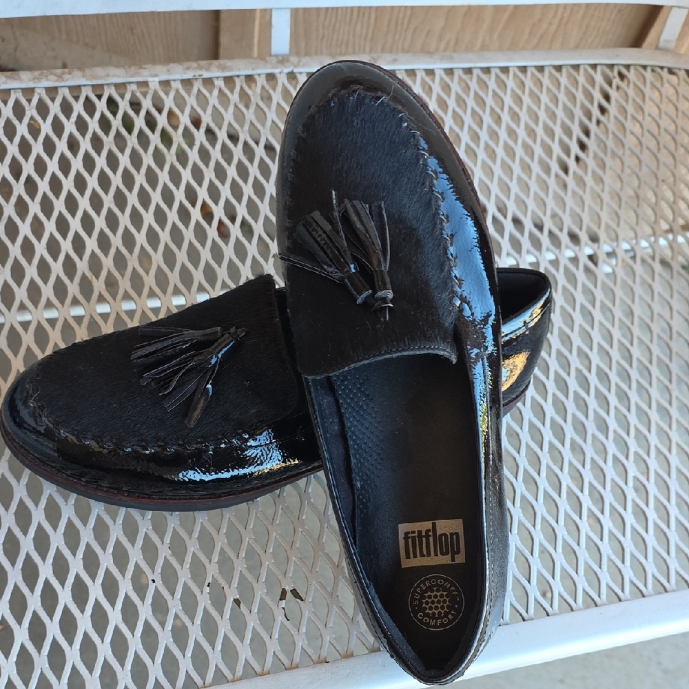 NEW Fitflop Patent Leather Black Tassel Loafers Women's Size 10